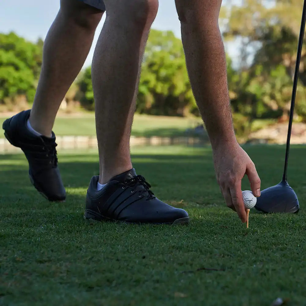 Schwarze Golfschuhe