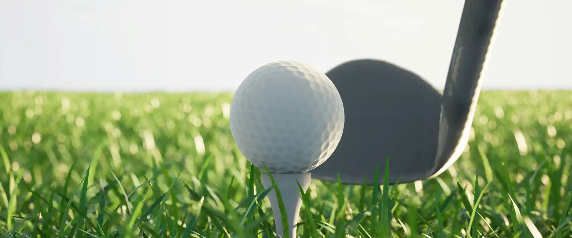 Golfball auf Halterung