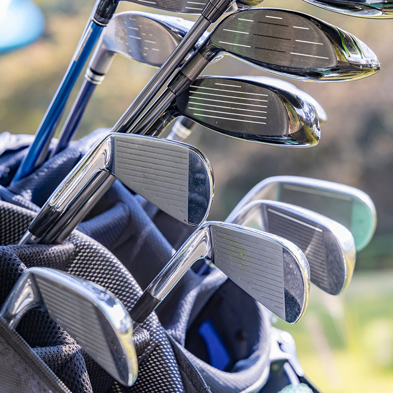 Set aus Golfschlägern 